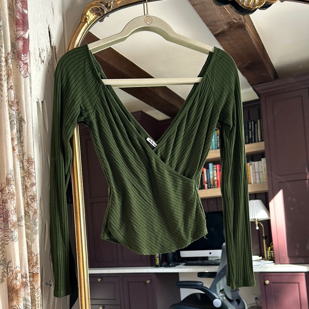 Elegant Green V-Neck Blouse